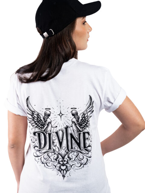 Remera "DIVINE"